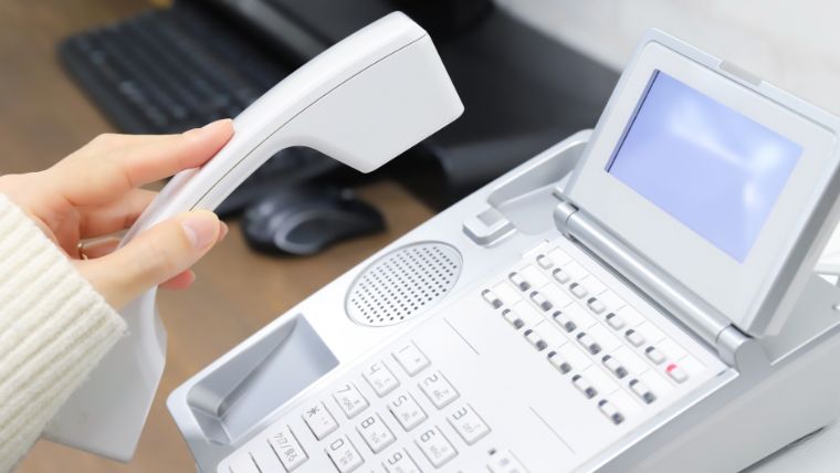 小学生　スマホ以外　連絡手段　固定電話